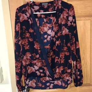 (M) Vince Camuto floral blouse